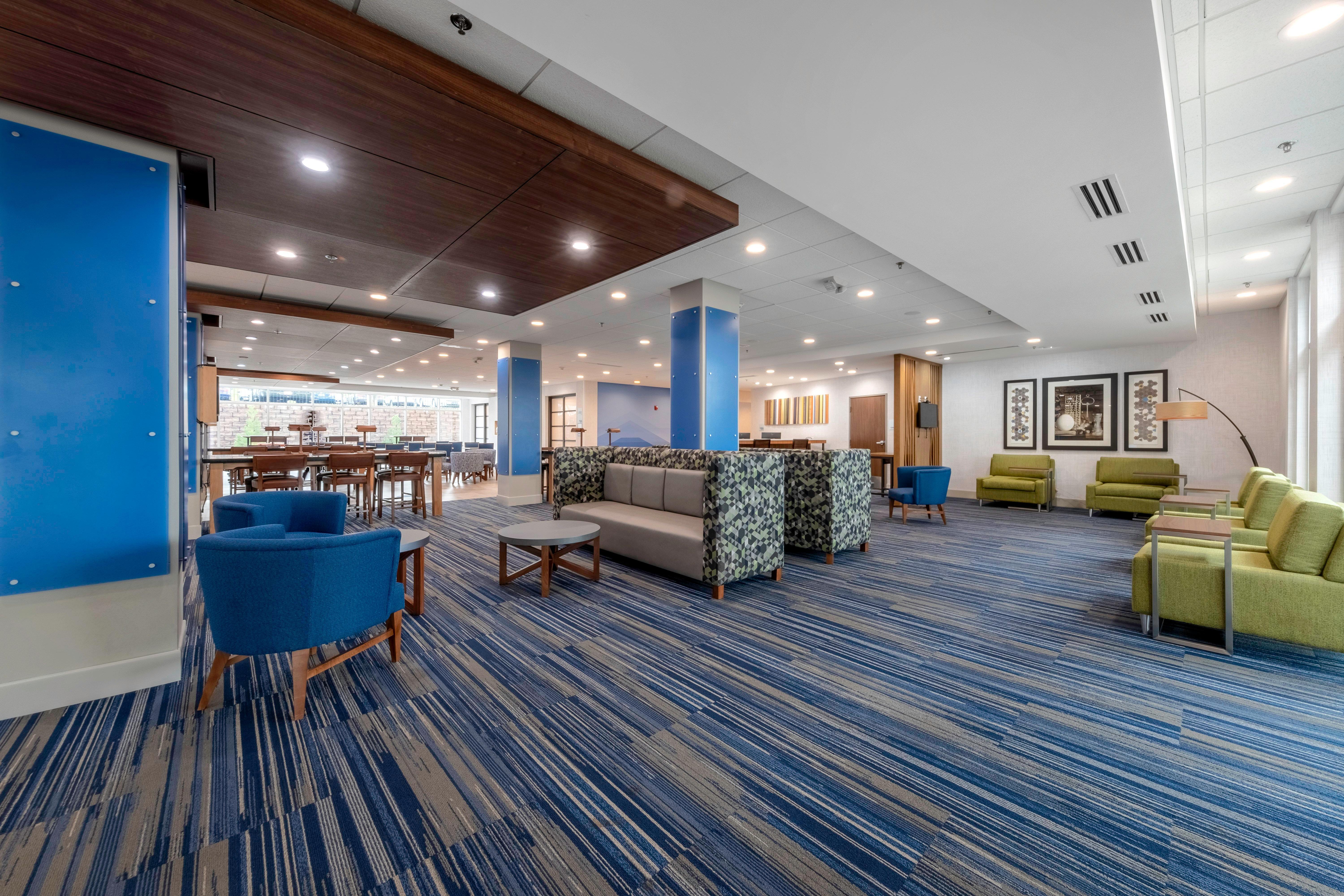 Holiday Inn Express & Suites - Staunton By Ihg Екстериор снимка