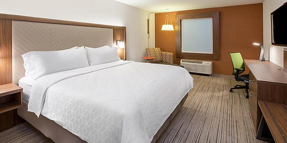 Holiday Inn Express & Suites - Staunton By Ihg Екстериор снимка